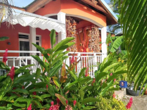 Maison charmante avec piscine partagée à Petit-Canal